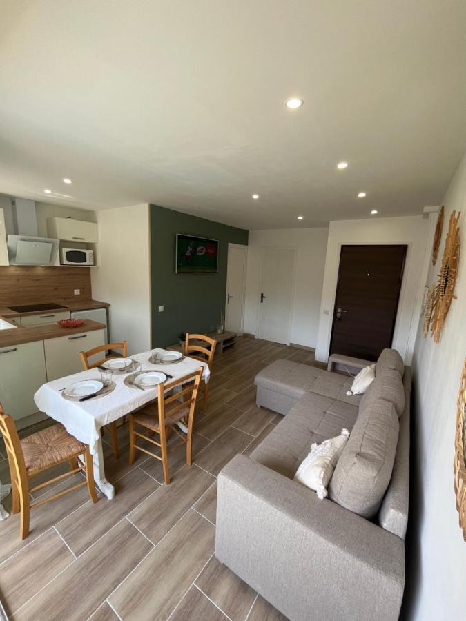 Appartement 1 Chambre Climatise Avec 3 Piscines A 200 M De La Plage Empuriabrava Eksteriør bilde
