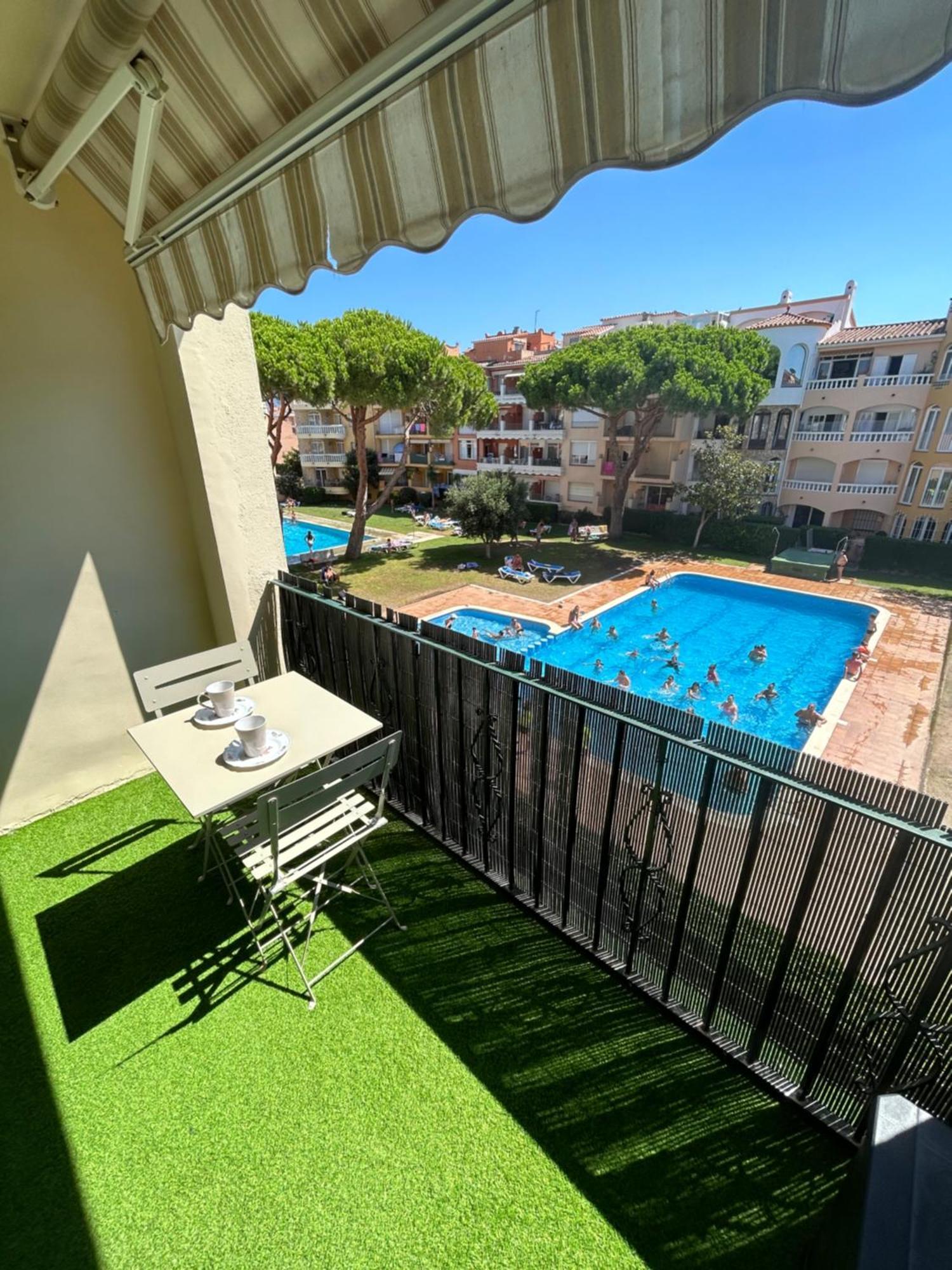 Appartement 1 Chambre Climatise Avec 3 Piscines A 200 M De La Plage Empuriabrava Eksteriør bilde